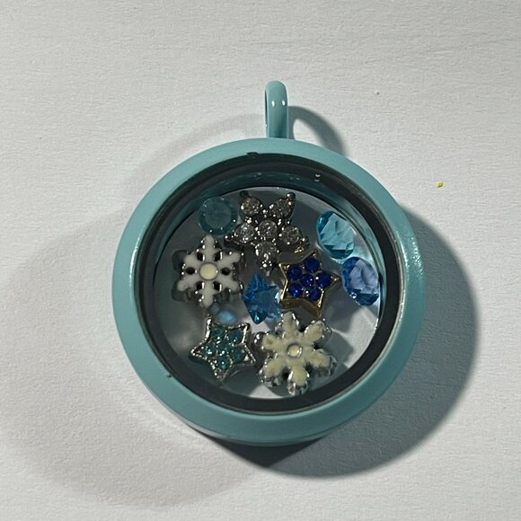 Snowflake Memory Locket w/ 22 in 925 Silver Chain NEW - Picture 1 of 3